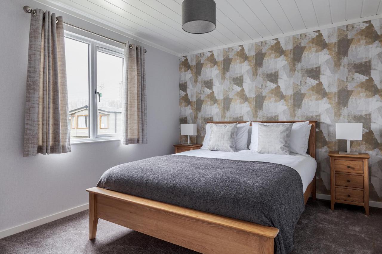 Roydon Marina Village Lodges Ngoại thất bức ảnh