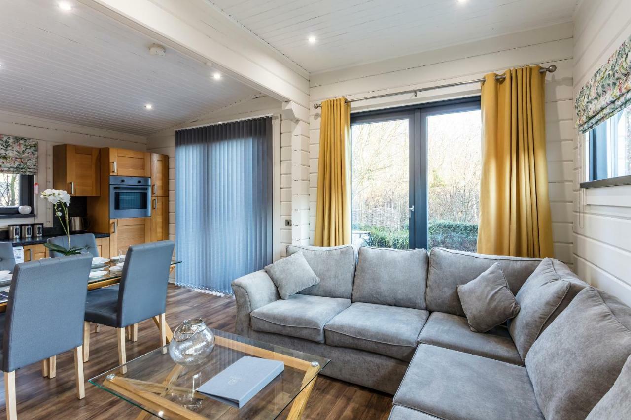 Roydon Marina Village Lodges Ngoại thất bức ảnh